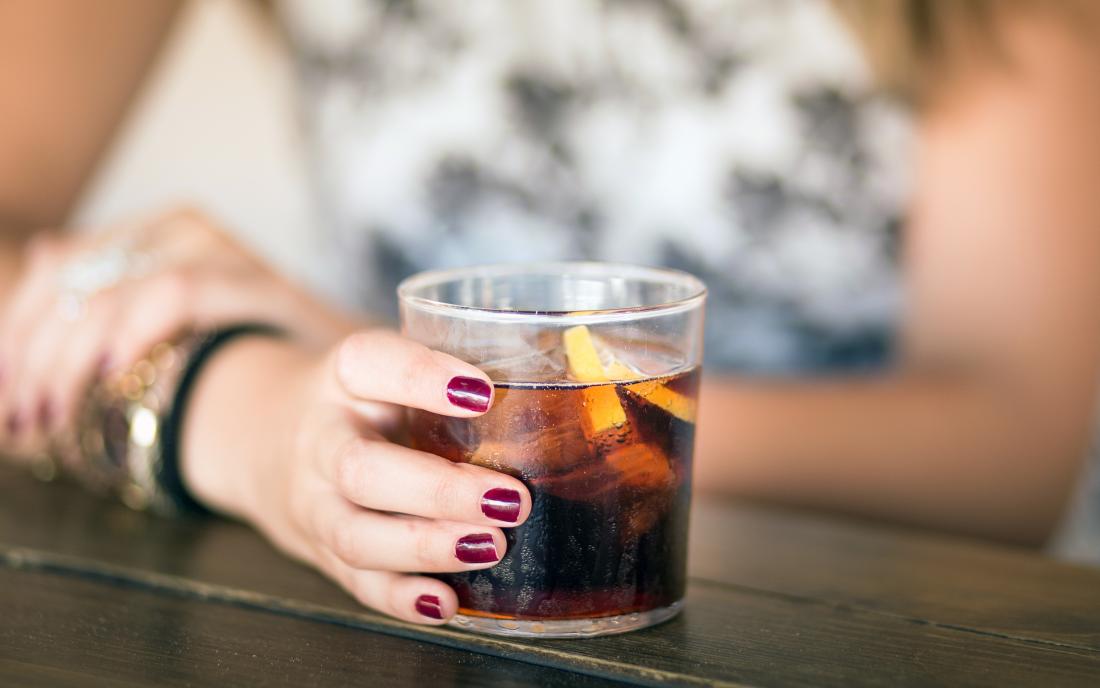 Cola İçeceğinin Sağlık Üzerindeki Etkileri Cola İçeceğinin Sağlık Üzerindeki Etkileri